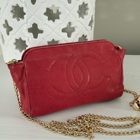 Chanel Vintage Red Lambskin CC Pouch - Picture 3 of 16